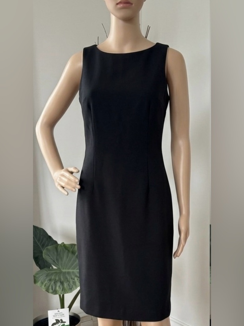 Elegant Black Midi Shift Dress by